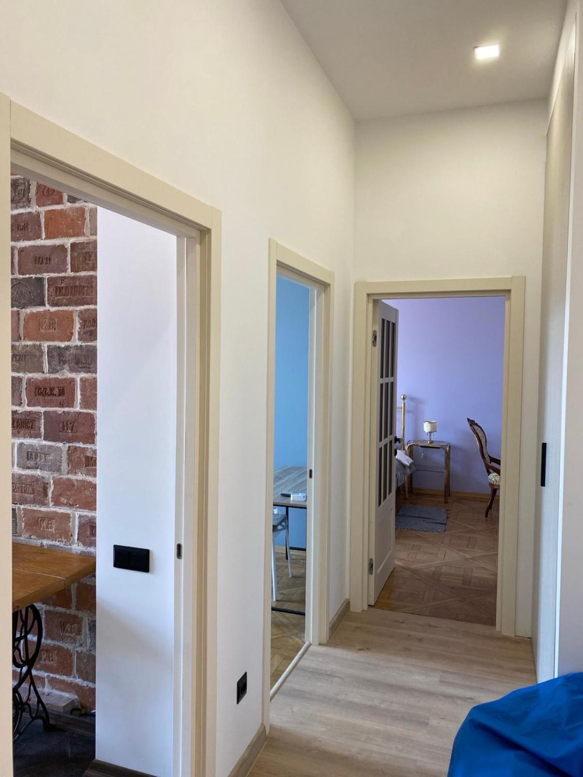 3 Bedrooms Apartment On Nasypna 3 Lviv Eksteriør billede
